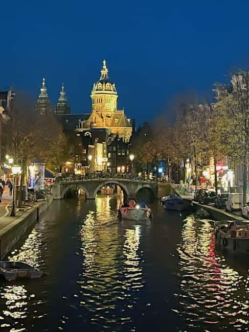 Amsterdam: Red light tour in German/English for groups of 4 people or more - China Town, New Market Square, and the Old Church stop points