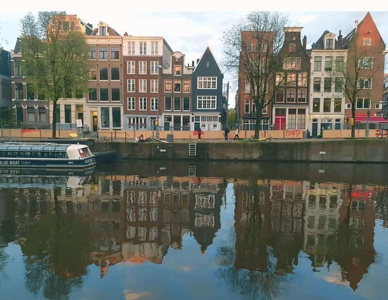 Amsterdam: Red light tour in German/English for groups of 4 people or more - Q&A topics you can bring up with Sandro