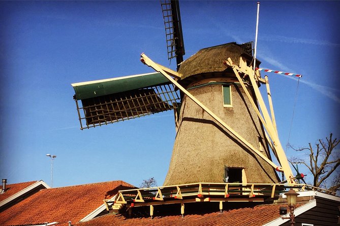 Amsterdam's Countryside Half-Day Bike Tour in Small Group - Holysloot at het Schoolhuis: the halfway reset with world-famous apple pie