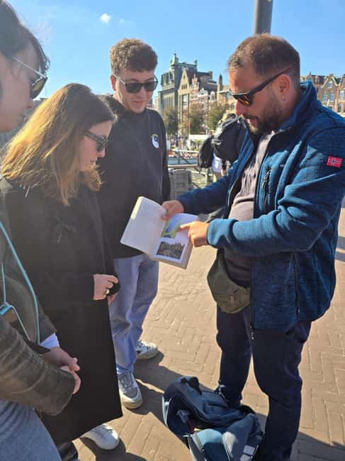 Amsterdam’s Hidden Facts: 750 Years of Secrets ⭐ - World War II: remembering the hard moments without getting lost