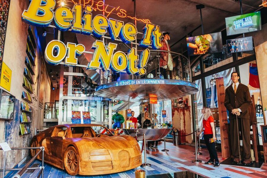 Amsterdam's Weirdest Museum: Believe It or Not! - Tallest Man and Other Big Illusions: When Curiosity Turns Physical