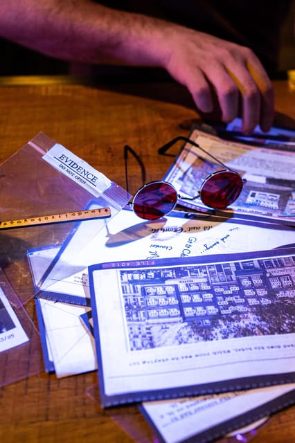 Amsterdam: Self-guided Red Light District Pub Crawl Mystery - How the Self-Guided Escape Room Mystery Moves Through the Streets