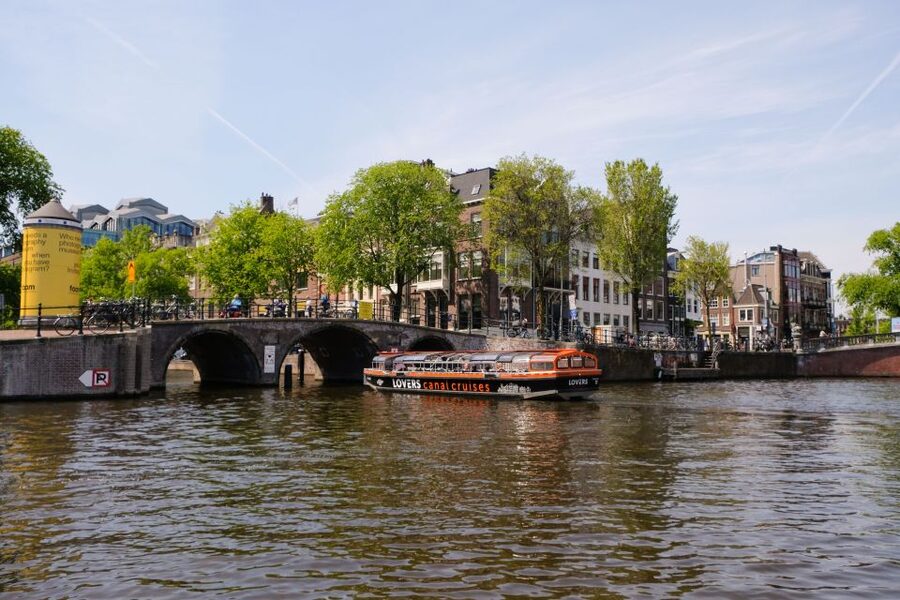 Amsterdam: Semi-Open Canal Boat Cruise - Solar-electric calm on the canals: why this boat feels different