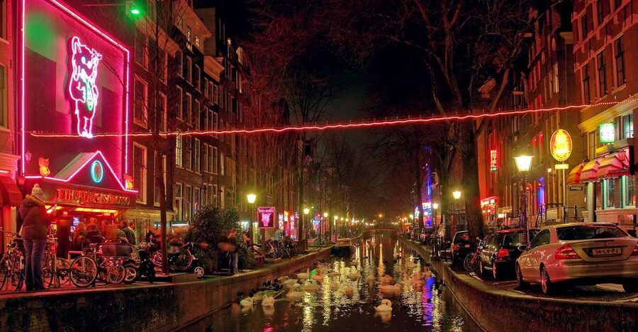 Amsterdam: Sex, Drugs, and Freedom Walking Tour - Why Amsterdam Treats Sex, Drugs, and Freedom Differently