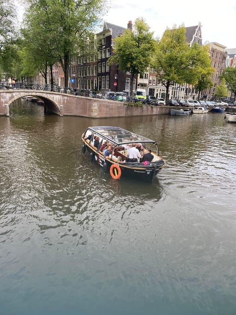 Amsterdam Small Group Canal Cruise inc Snacks/Drinks Winter - Who should book this winter canal cruise (and who might want something else)
