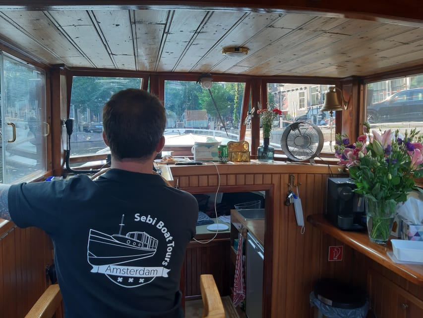 Amsterdam: Small-Group Canal Cruise incl. Drinks and Snacks - Small-group highlights you actually feel on the water
