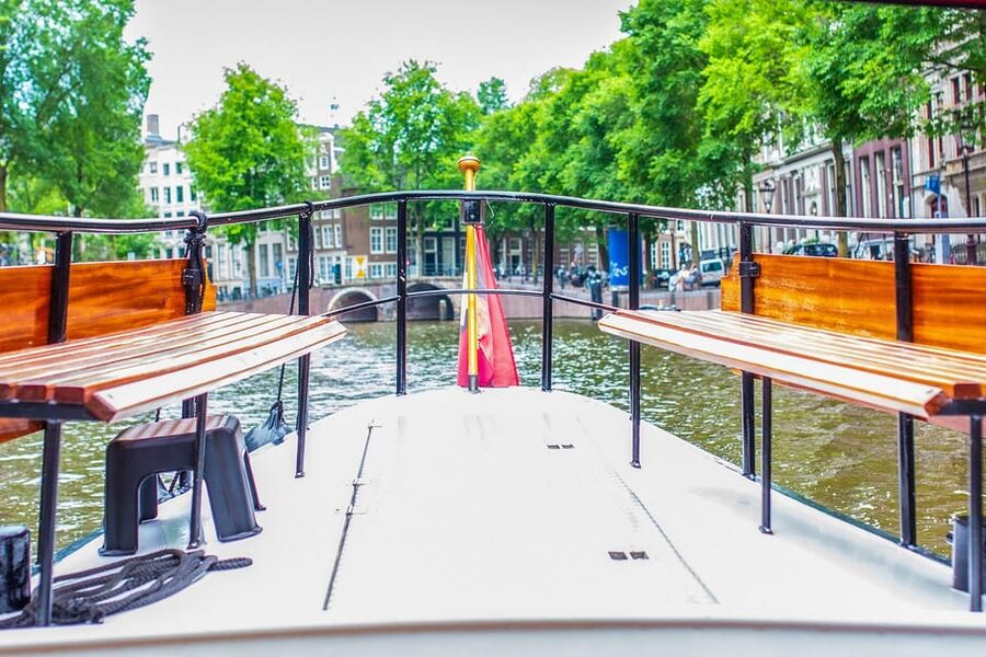 Amsterdam: Small-Group Canal Cruise incl. Drinks and Snacks - Should you book Sebi Boat Tours in Amsterdam?