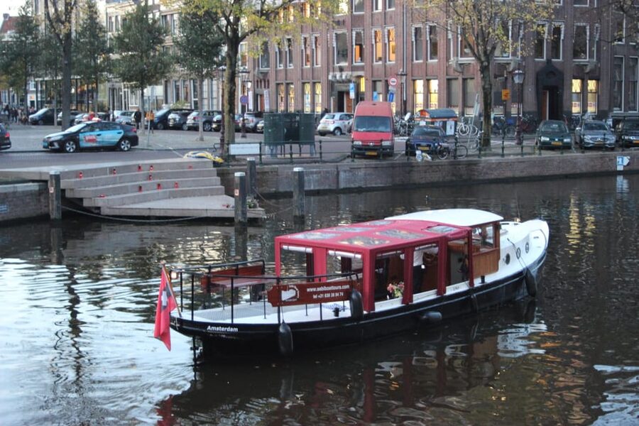 Amsterdam: Small-Group Canal Cruise incl. Drinks and Snacks - Why this Amsterdam canal cruise feels more like a local outing than a ride