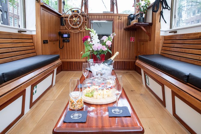 Amsterdam Small-Group Canal Cruise With Dutch Snacks and Drink - Dutch snacks and drinks: what you get, and why it’s worth the money