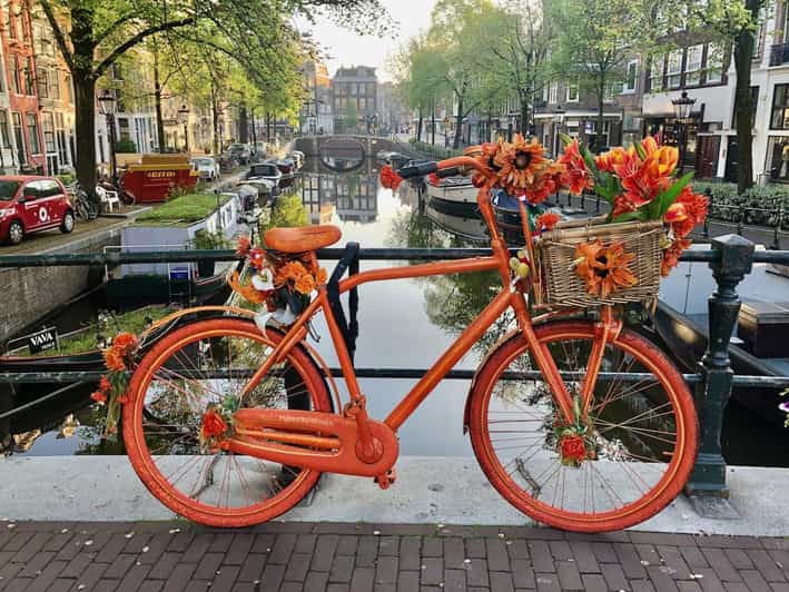 Amsterdam: Small Group Walking Tour with Fun Guide - Meeting at the National Monument, Then Letting the City Make Sense