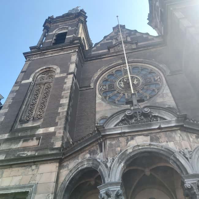 Amsterdam: Spanish Tour Unmasking the Redlight District - Who should book, and who should skip this walk