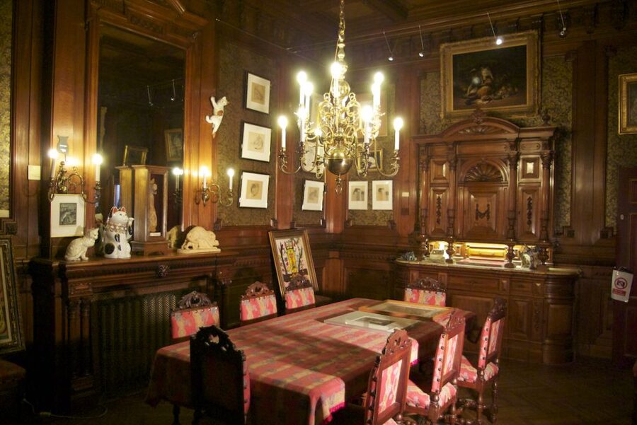 Amsterdam: The Kattenkabinet Cat Museum Entry Ticket - What to expect when you enter: layout, rooms, and the pace of the visit