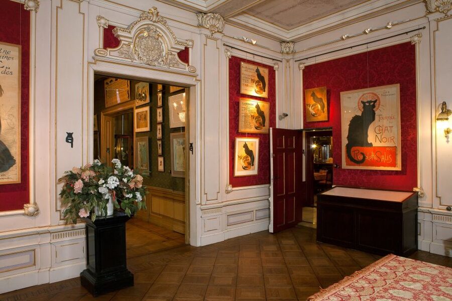 Amsterdam: The Kattenkabinet Cat Museum Entry Ticket - Resident cats inside: how to handle the “cute factor” respectfully