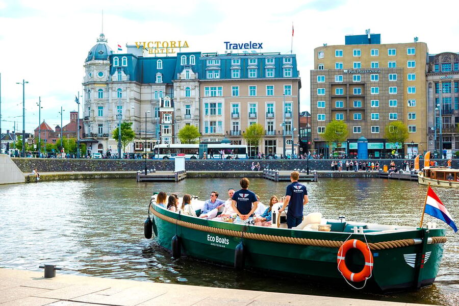 Amsterdam: The Newest Canal Cruise with Drink Option - Who should book, and who might want to skip this one