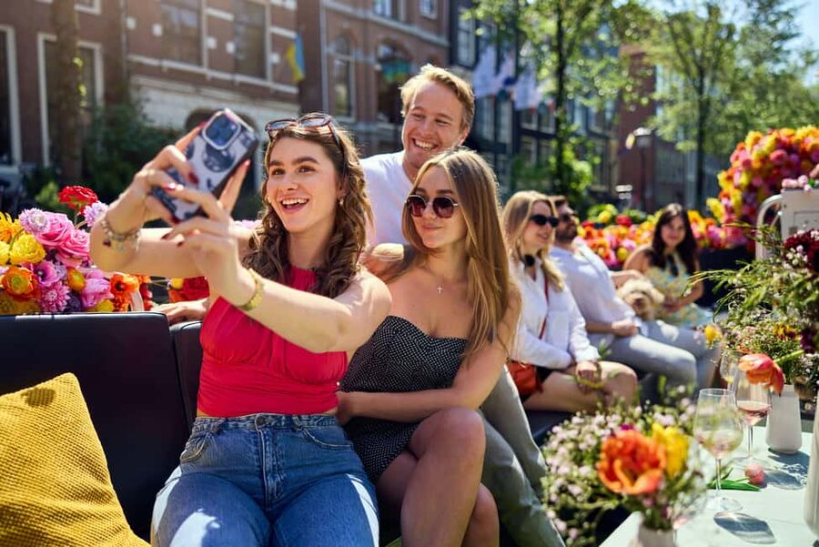 Amsterdam: The Original Flower Boat with Local Guide and Bar - Timing, pricing, and whether $22 is good value