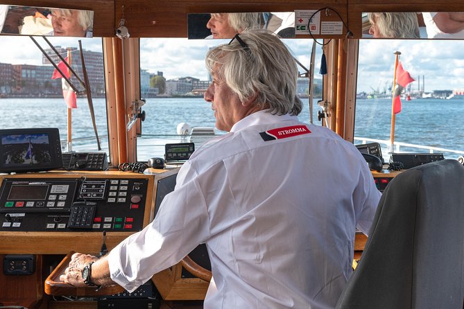 Amsterdam The Original Pizza Cruise with Unlimited Drinks - Audio Commentary: Helpful, But Don’t Expect a Full Lecture