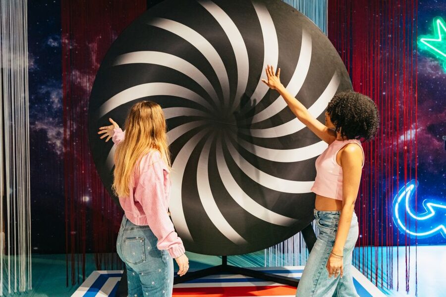 Amsterdam: The Upside Down Museum Entrance Ticket - What to wear and bring for the best upside-down photos