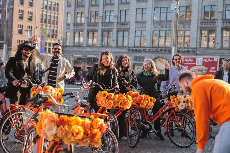 Amsterdam: Top Highlights Guided Bike Tour EN/DE/ES/FR/IT/CN - Red Light District Pass-By: What You Get, and What You Don’t