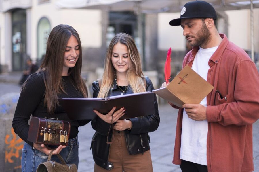 Amsterdam: Treasure Hunt Walking Tour "A Secret Sender" - Key things I’d circle before you go