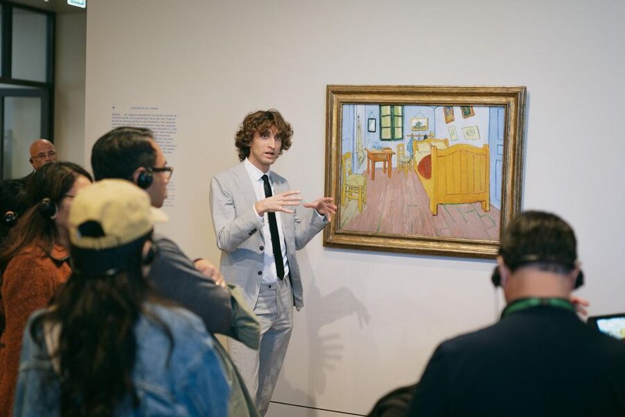 Amsterdam: Van Gogh Museum Entry Ticket and Guided Tour - The 1.5-hour guided route: paintings as chapters of a life