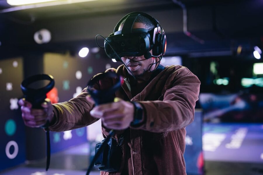 Amsterdam: VR Game Park Free-Roaming Experience - Who should book and who should skip