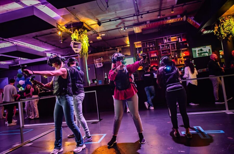 Amsterdam: VR Starter Pack with 6 Tokens - Inside the experience: what happens during your 60 minutes
