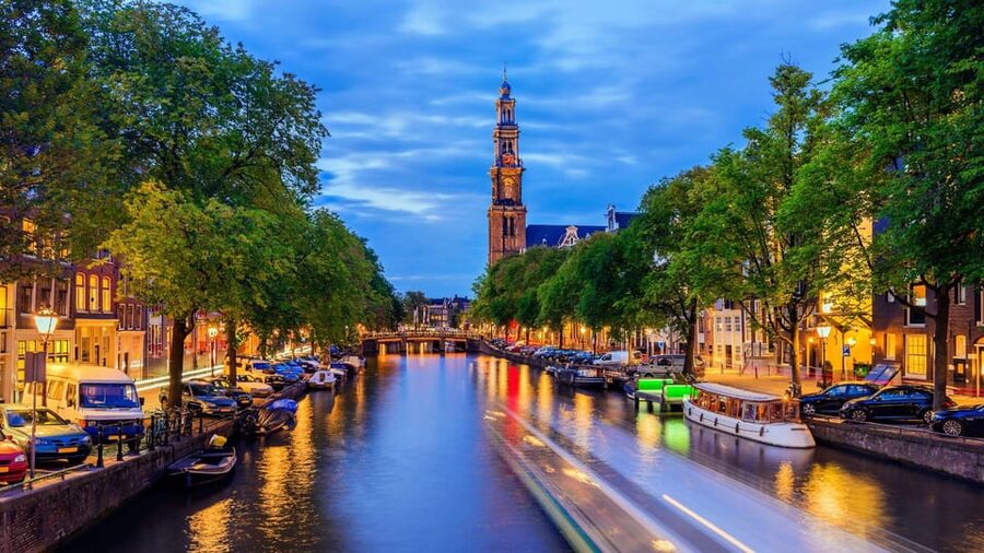 Amsterdam Walking Tour with a Local - Price and value: is $49 per person a good deal?