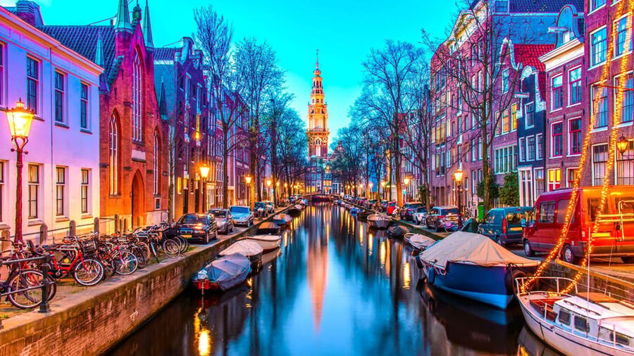 Amsterdam Walking Tour with a Local - Languages and communication, so you can actually relax