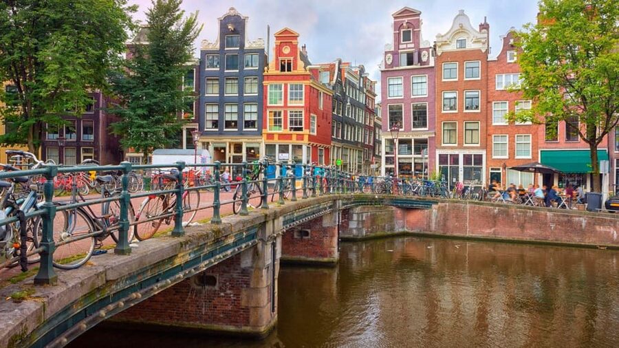 Amsterdam Walking Tour with a Local - Meeting your guide and shaping the route around you