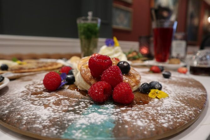 Amsterdam: Walking Tour with Dutch Pancake Lunch - Guides matter, and this one brings standout storytelling