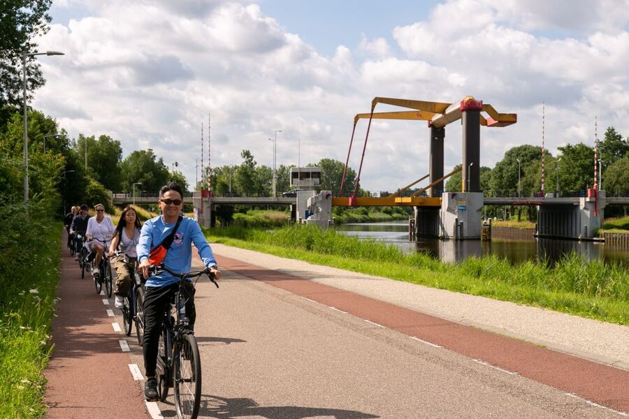 Amsterdam: Windmill, Cheese, and Countryside E-Bike Tour - Broek in Waterland and Monnickendam: dikes, canals, and villages that feel paused
