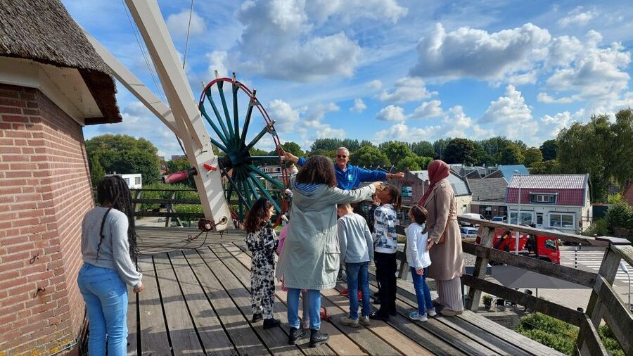 Amsterdam: Windmill Guided Tour - Seeing the sails turn and the mechanics behind keeping dry