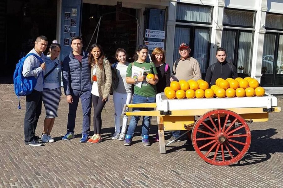 Amsterdam: Windmills, Edam, Volendam and Marken Private Tour - Volendam: Fishing-Village Strolls, Canals, and the Best Kinds of Free Time