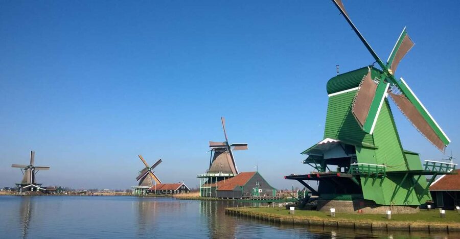 Amsterdam: Zaanse Schans 3-Hour Small Group Tour - Inside a working windmill: the balcony view and the power lesson