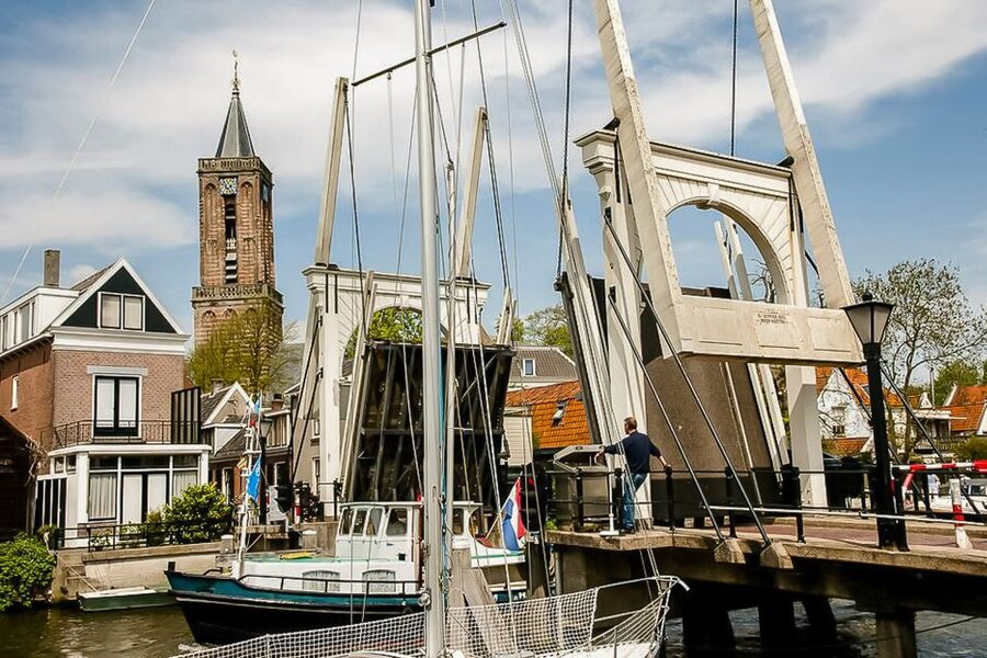 Amsterdam: Zaanse Schans, Edam, Volendam & Marken Bus Tour - Wooden Shoe Factory and the Clog-Making Demonstration