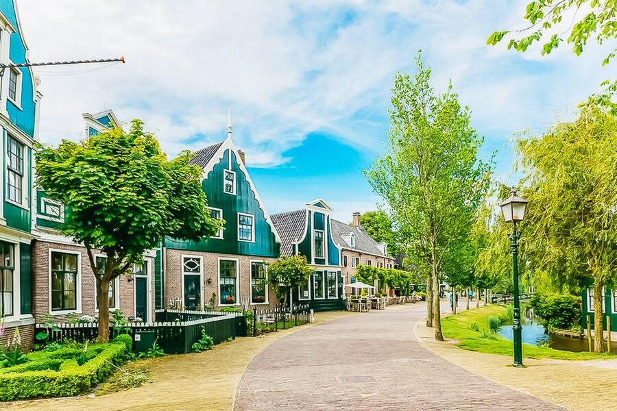 Amsterdam: Zaanse Schans, Edam, Volendam & Marken Bus Tour - Edam and the Cheese Tasting Stop You Will Actually Remember
