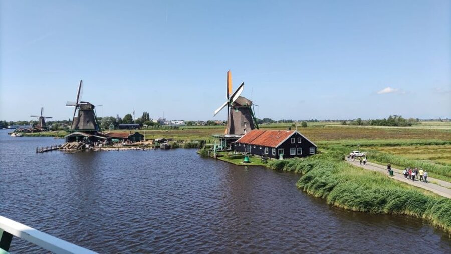 Amsterdam: Zaanse Schans Windmills Bike Tour with Guide - Zaanse Schans feels like a postcard, but you are actually riding the real thing