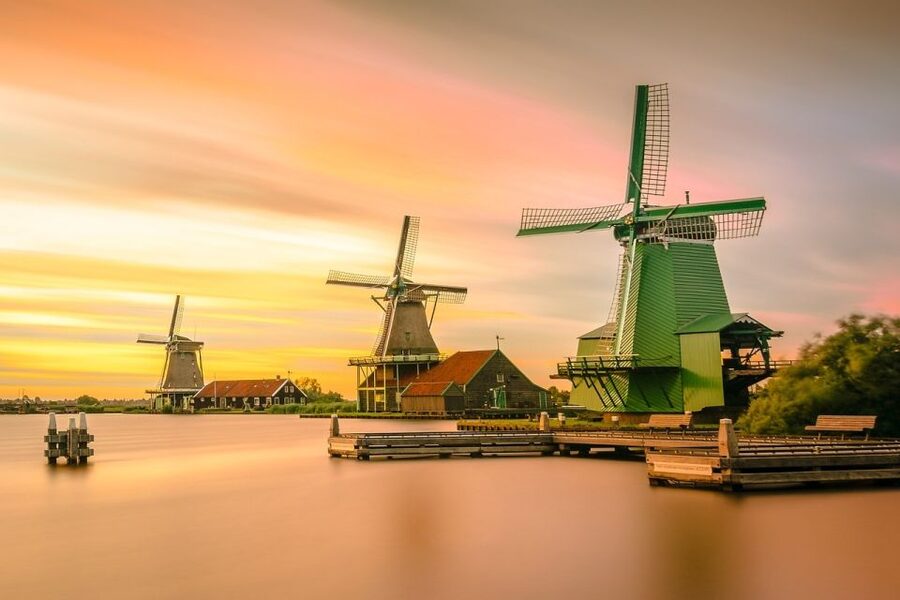 Amsterdam: Zaanse Schans, Windmills & Giethoorn Private Trip - Private Mercedes Pickup and the Easy Way to Reach Giethoorn
