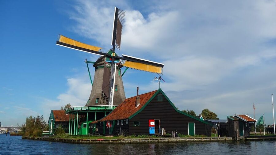 Amsterdam: Zaanse Schans, Windmills & Giethoorn Private Trip - Should You Book This Amsterdam to Giethoorn and Zaanse Schans Day?