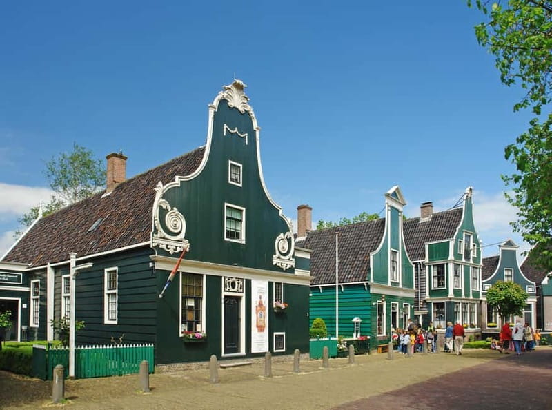 Amsterdam: Zaanse Schans windmills & Volendam Guided Tour - Key highlights worth marking on your map