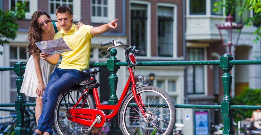 Bike Tour of Amsterdam Old Town, Top Attractions and Nature - Dam Square to Central Station, Plus Begijnhof and the Floating Flower Market