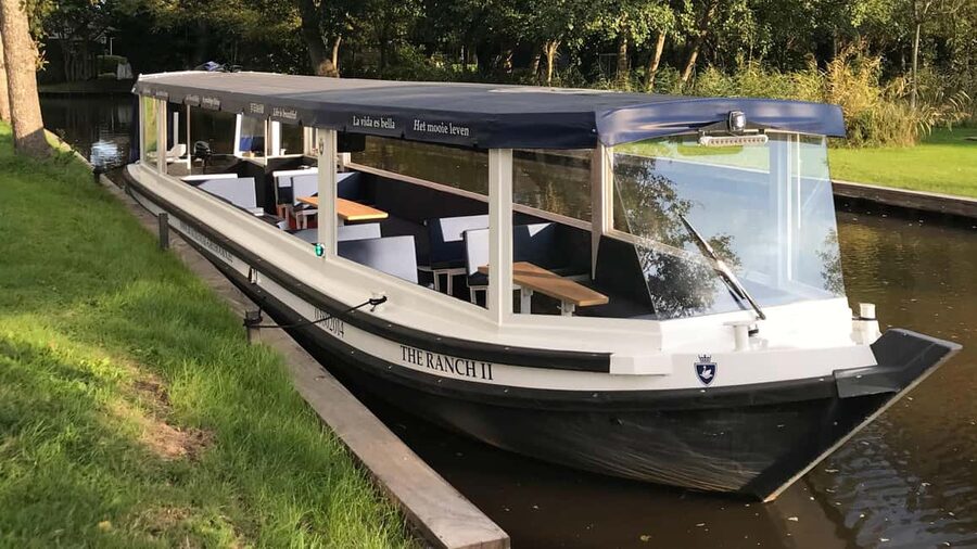 Boatrental 3 Hours 8 Person with Steeringwheel and cushions - Your 3 Hours on the Water: Follow the Plan or Explore Freely