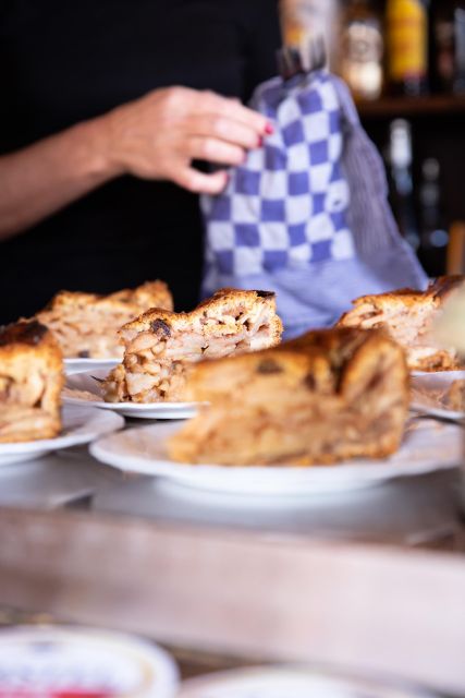 Boutique Dutch Food & History Tour with up to 8 guests only - A 4-hour Jordaan food and history walk that stays easy on your feet