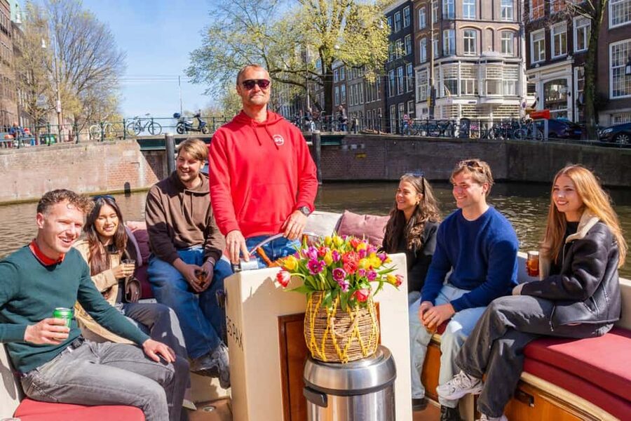 CHEESE AND DRINKS TOUR: A TASTE OF AMSTERDAM ON THE CANALS - What the 60-Minute Cruise Feels Like on a 100% Electric Boat