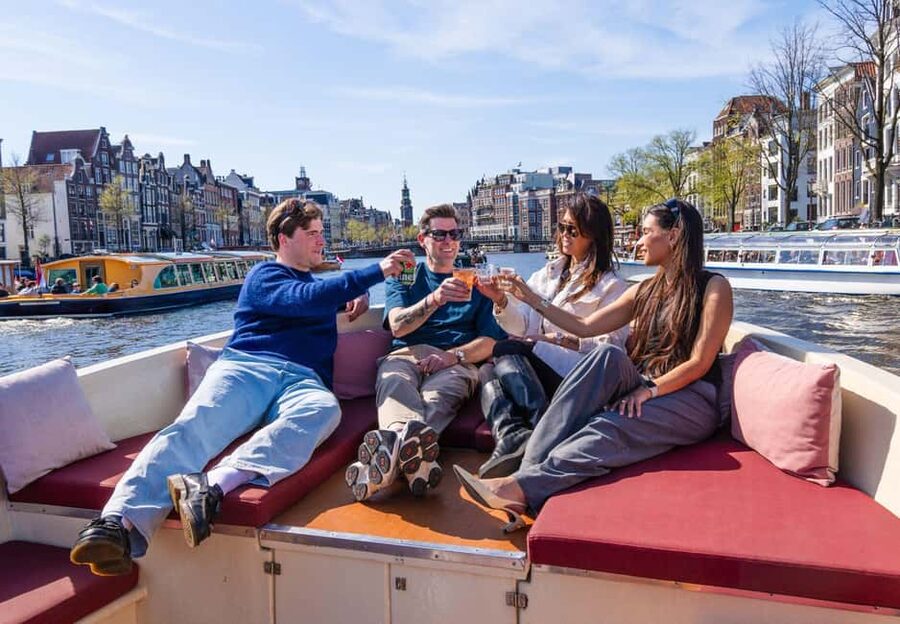 CHEESE AND DRINKS TOUR: A TASTE OF AMSTERDAM ON THE CANALS - Walking Through the Route Stop by Stop (What You’ll See)