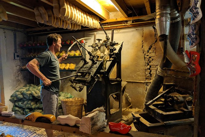 Countryside Bike Tour from Amsterdam: Cheese, Clogs & a Windmill - Why this ride feels special: the city disappears, quickly