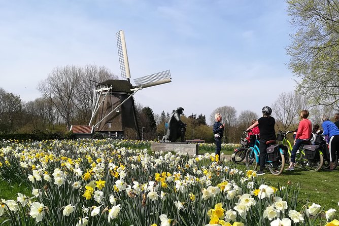 Countryside Bike Tour from Amsterdam: Cheese, Clogs & a Windmill - Waterland polders and Broek in Waterland: flat, peaceful, and photo-friendly
