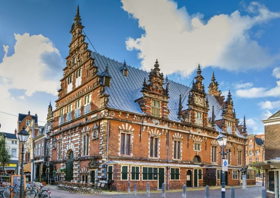 Cultural & Historical Audio selfguided walk tour of Haarlem - Grote Markt and the Bavochurch: Haarlem’s main stage