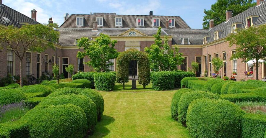 Cultural & Historical Audio selfguided walk tour of Haarlem - The Spaarne to De Waag: a national monument you’ll actually reach on foot