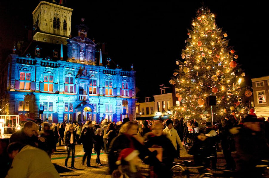 Delft: Christmas Walk with Oliebollen and Glühwein - What this Delft Christmas walk is really about